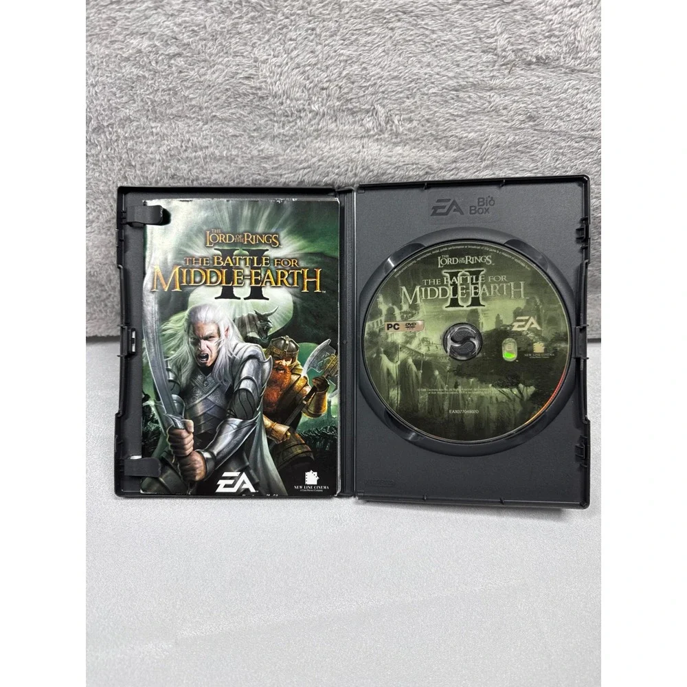 EA Lord of the Rings Battle for Middle-earth II PC Game DVD-ROM Green Case